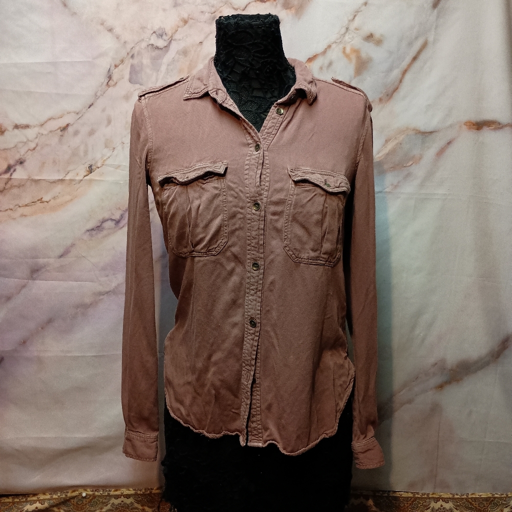 American Eagle Soft Button Up Shirt
